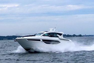 42' Cruisers Yachts 2018 Yacht For Sale